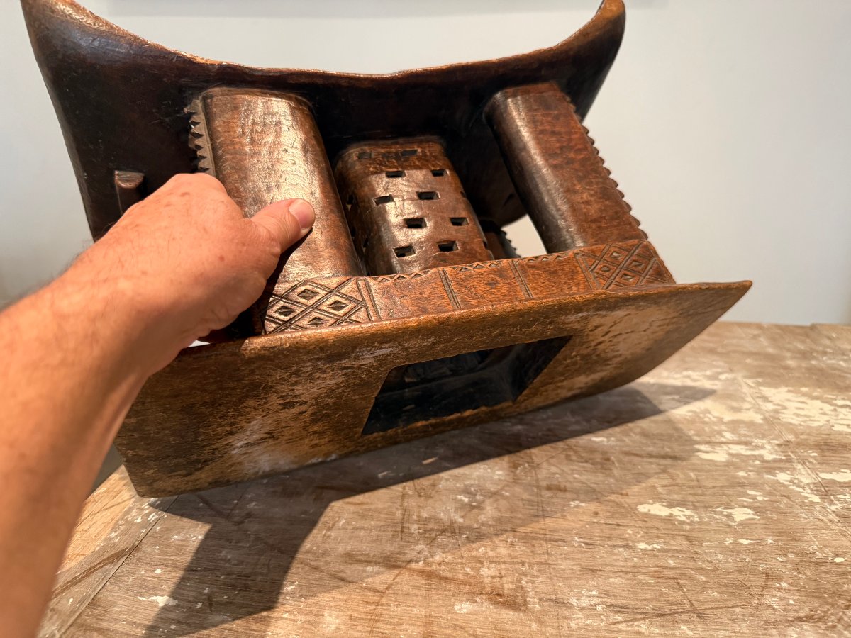 Ashanti Wedding Stool Known As "mma Dwa," Early 20th Century  -photo-3