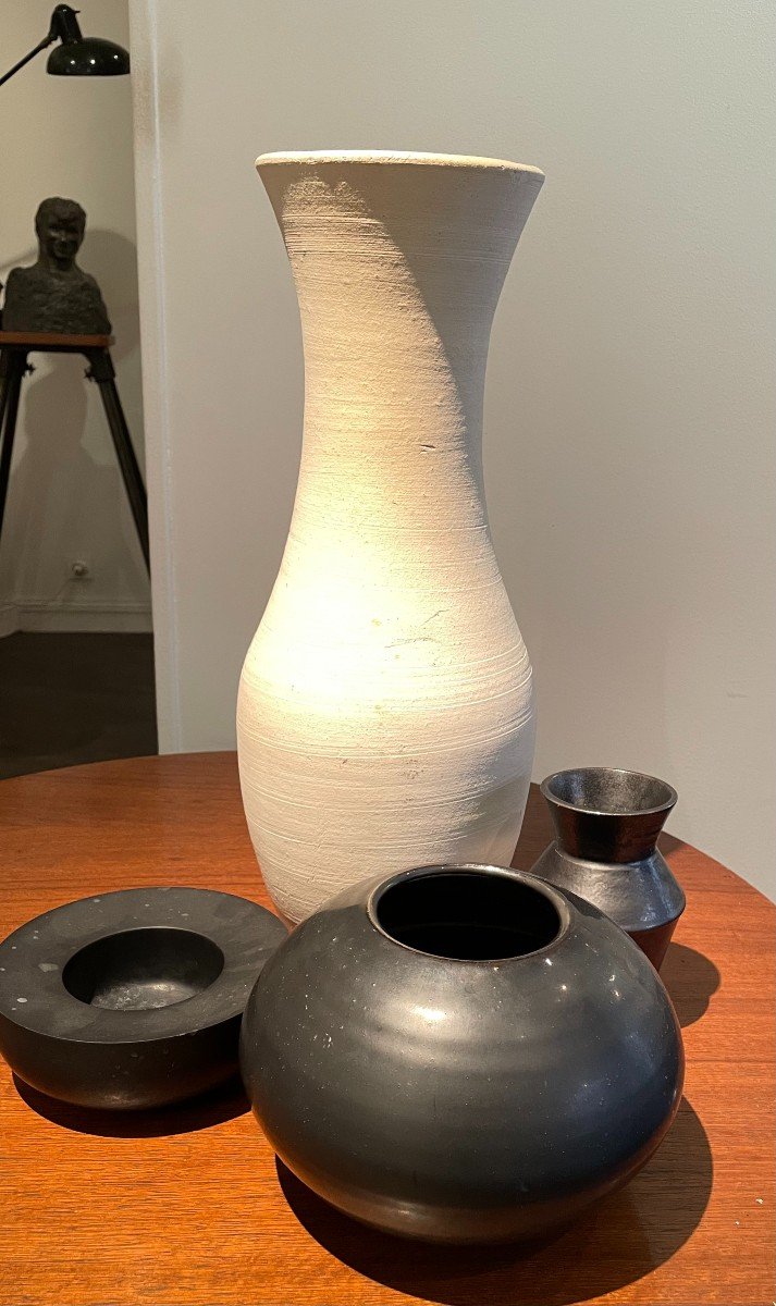 Large Unglazed White Ceramic Vase Early Twentieth-photo-7
