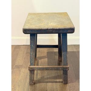 Tabouret en pin, l'assise recouverte de zinc, années 50