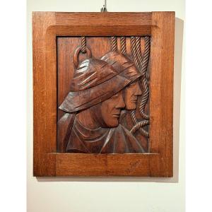 Les Terre-Neuvas, Bas relief en chene de Joseph Savina