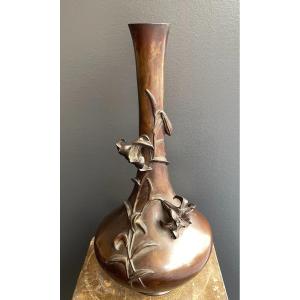 vase aux lys, bronze japonais  fin 19 e 