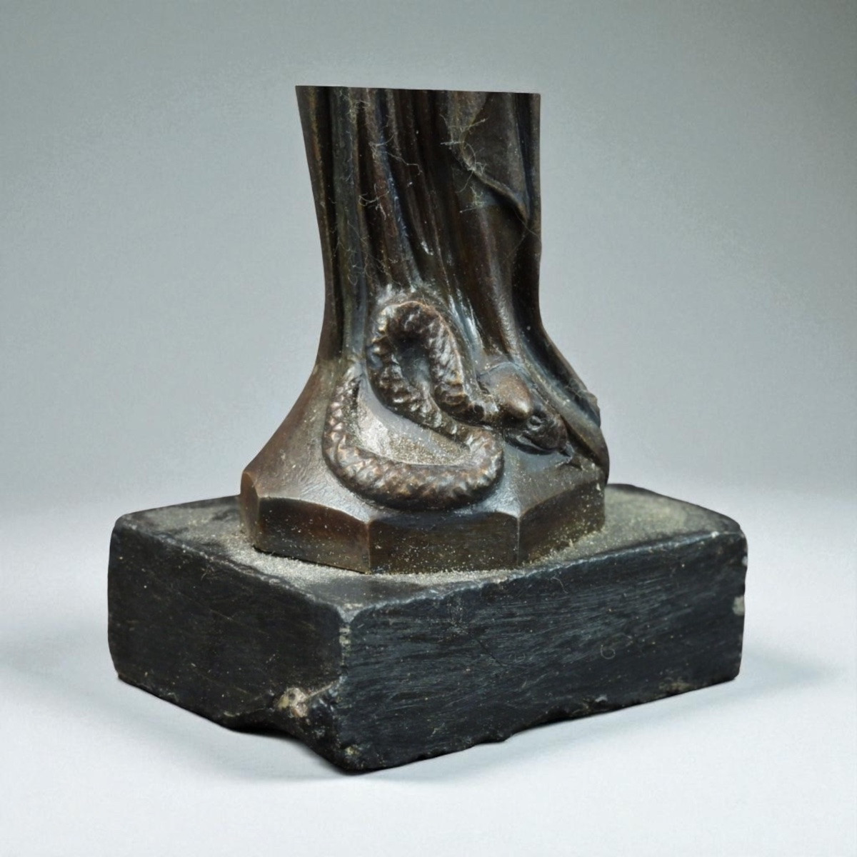Crowned Virgin Sculpture In Bronze – French School, 19th Century-photo-3