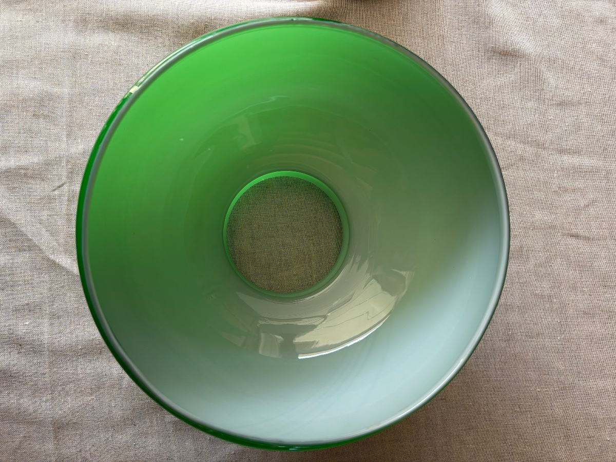 Lampe à pétrole de comptoir en laiton, opaline verte et opaline blanche – Vers 1925-photo-6