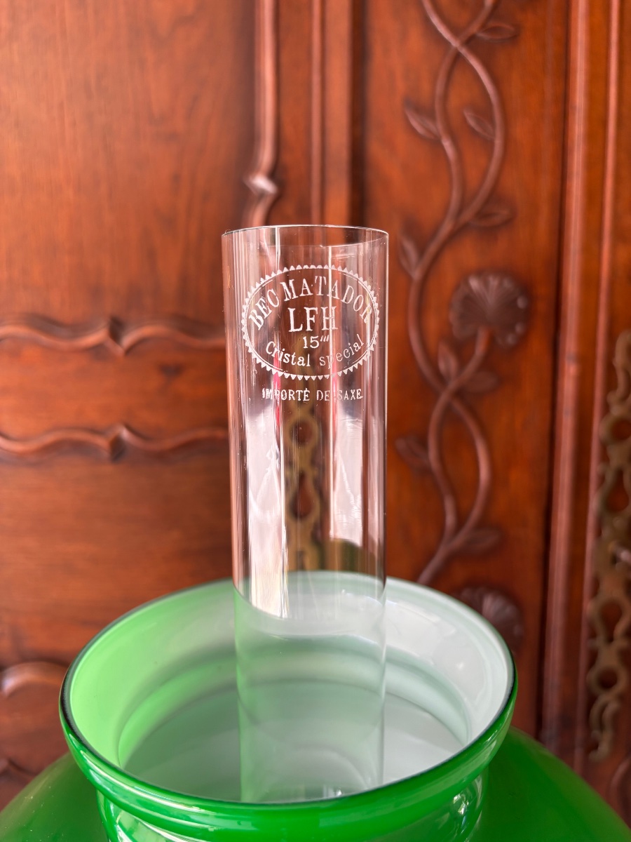 Lampe à pétrole de comptoir en laiton, opaline verte et opaline blanche – Vers 1925-photo-8