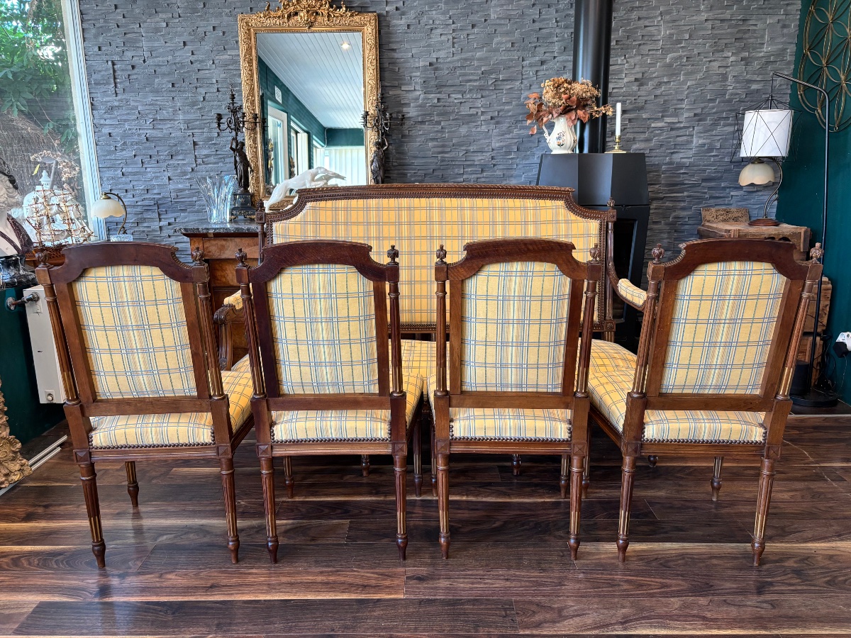 Salon de style Louis XVI en noyer – circa 1930 – 7 pièces-photo-1