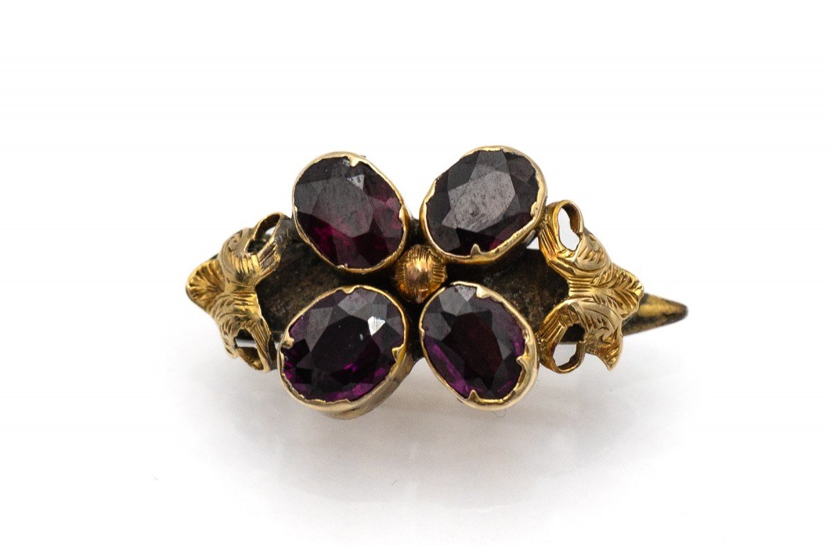 Old Victorian Brooch With Garnet Stones