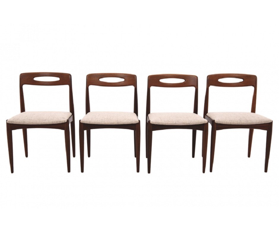 Chaises En Teck Conçues Par Johannes Andersen Pour Uldum Møbelfabrik, Danemark, 1960.