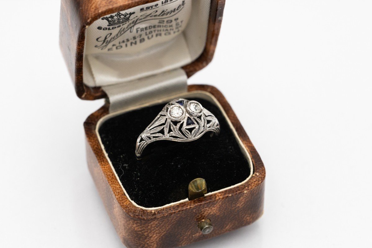 Art Deco Ring With Diamonds And Sapphires.-photo-2