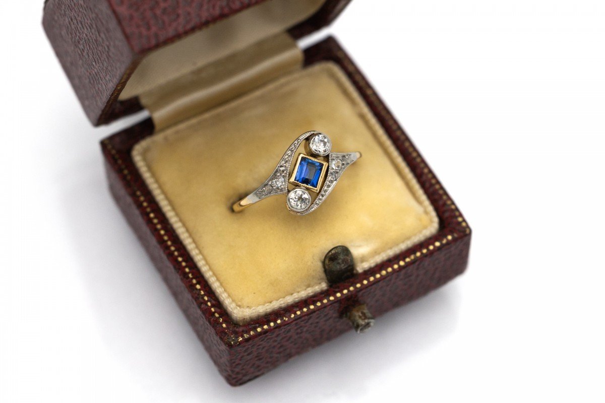 Antique Gold Ring With Natural Sapphire And Diamonds.-photo-2