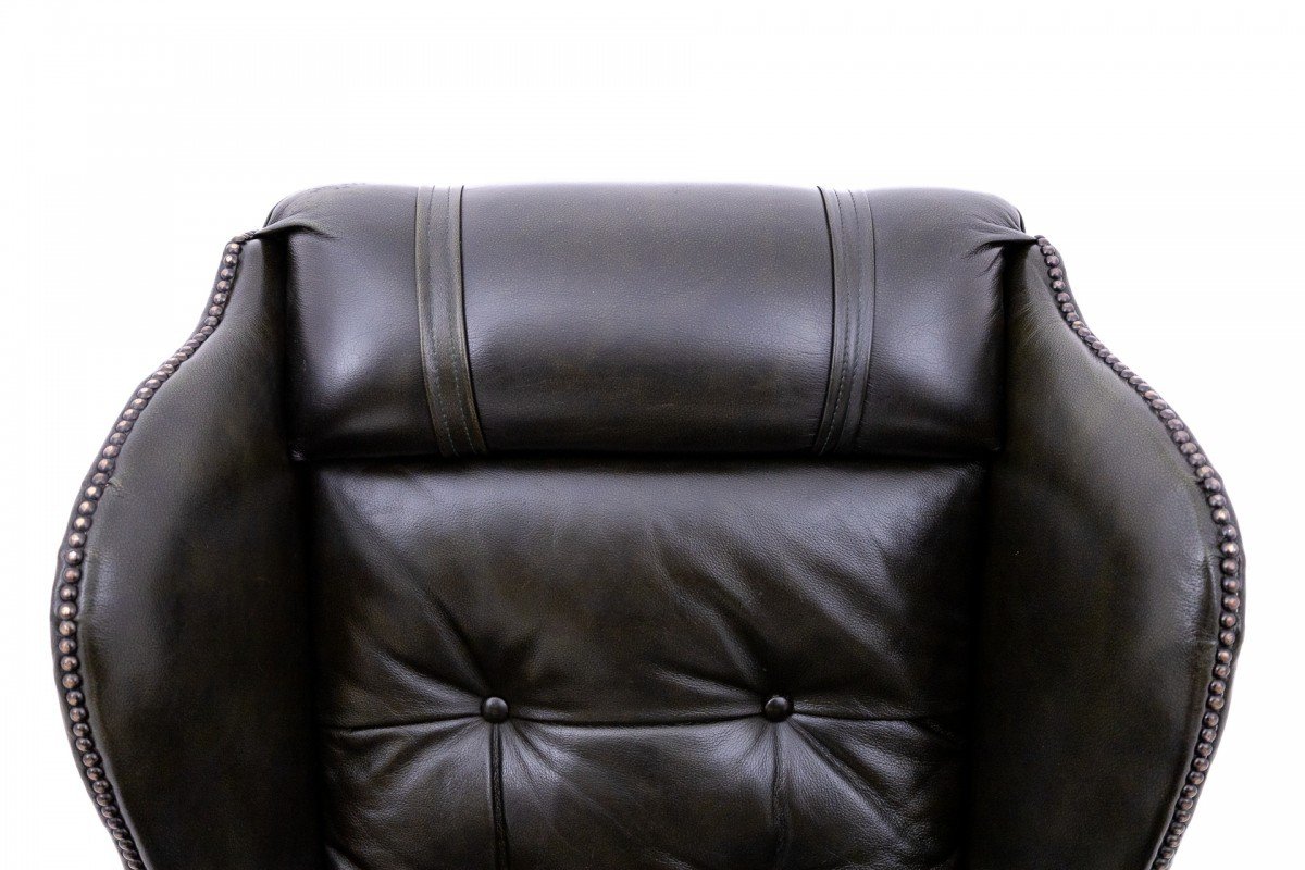 Chesterfield Armchair From The 1950s, Western Europe.-photo-4