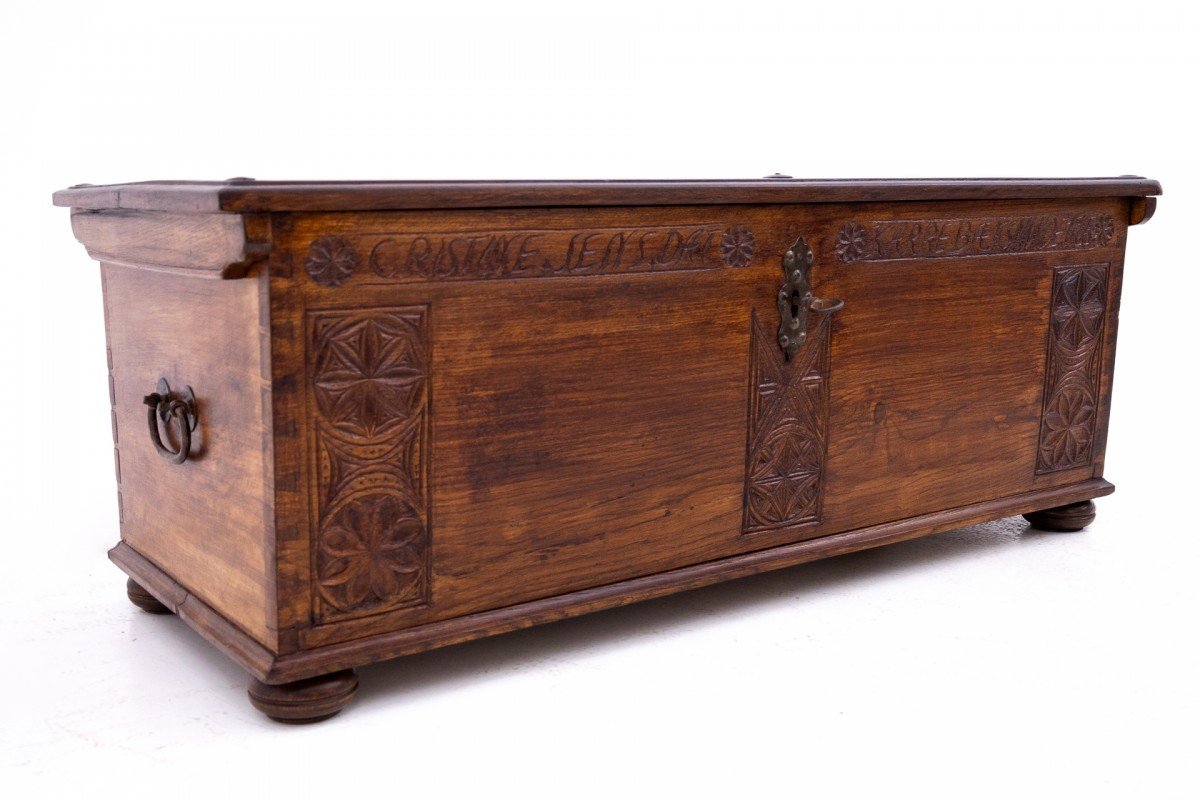 Antique Chest, Northern Europe, 1765.-photo-2