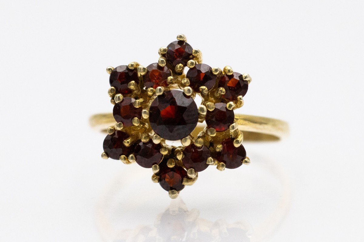 Elegant Vintage Gold Plated Ring With Garnets