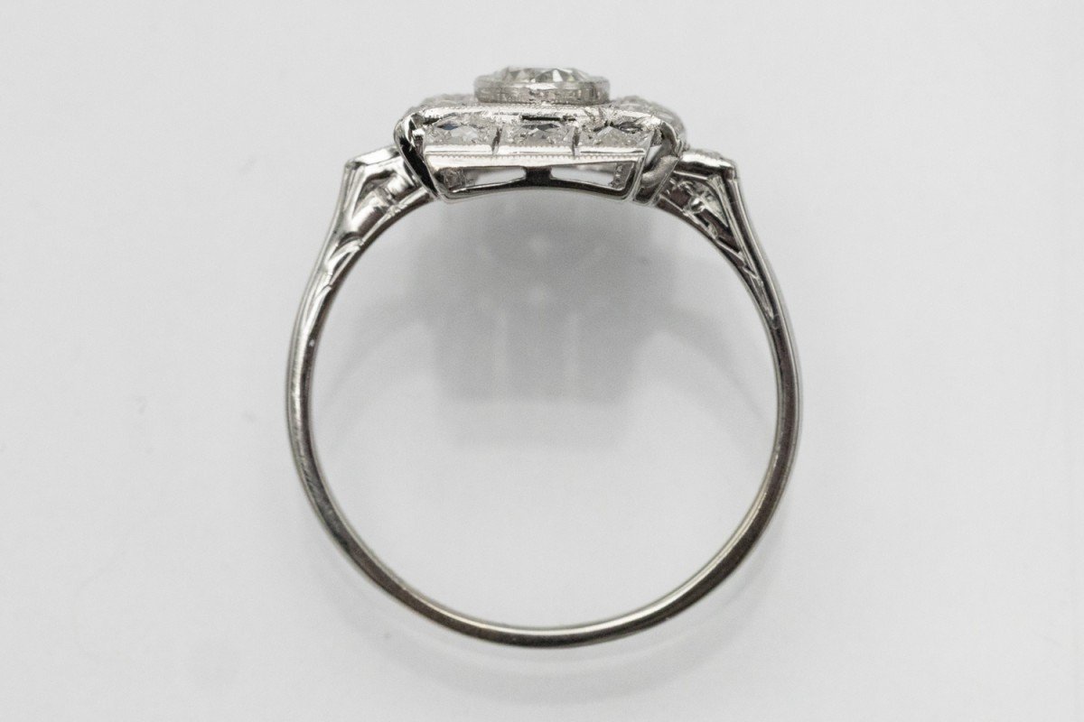 Bague Géométrique Avec Diamants Et Saphirs De Style Art Déco.-photo-2