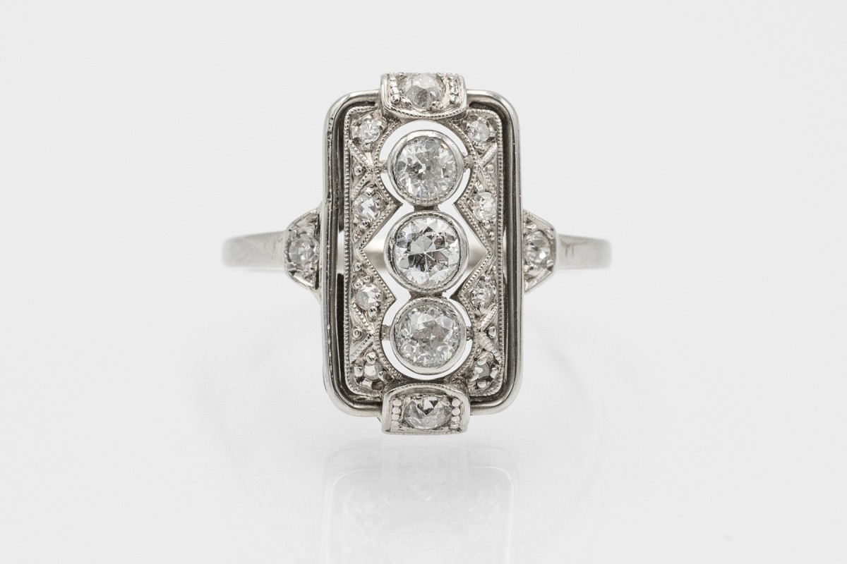 Art Deco Gold Ring With Diamonds, 1940s