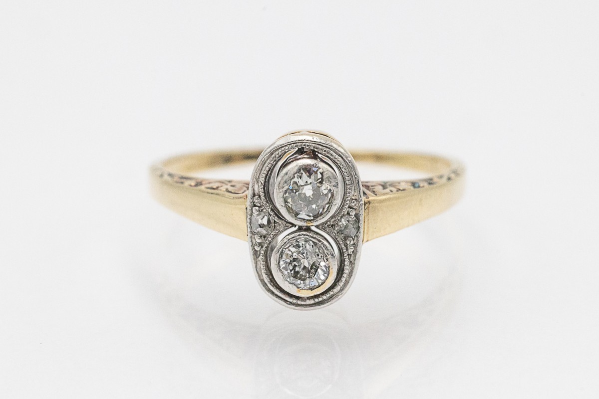 Elegant Antique Gold Ring With Diamonds, First Half Of The 20th Century.