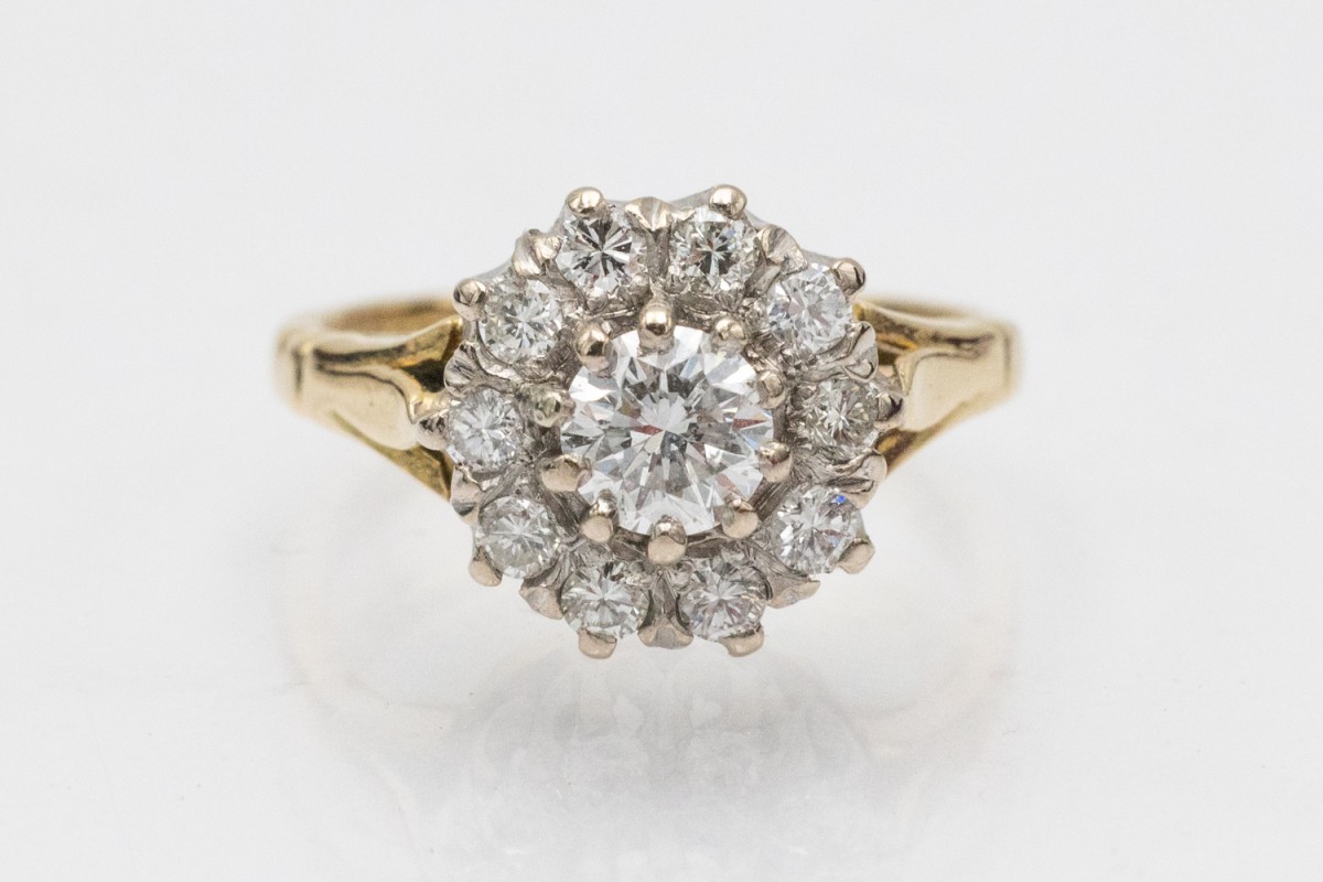 Bague en diamant unique, Royaume-Uni, vers 1989.