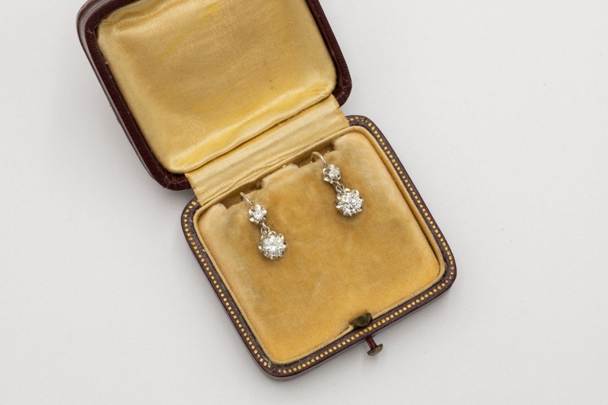 Boucles d'oreilles anciennes françaises en or blanc avec diamants de 0,89 ct.-photo-2