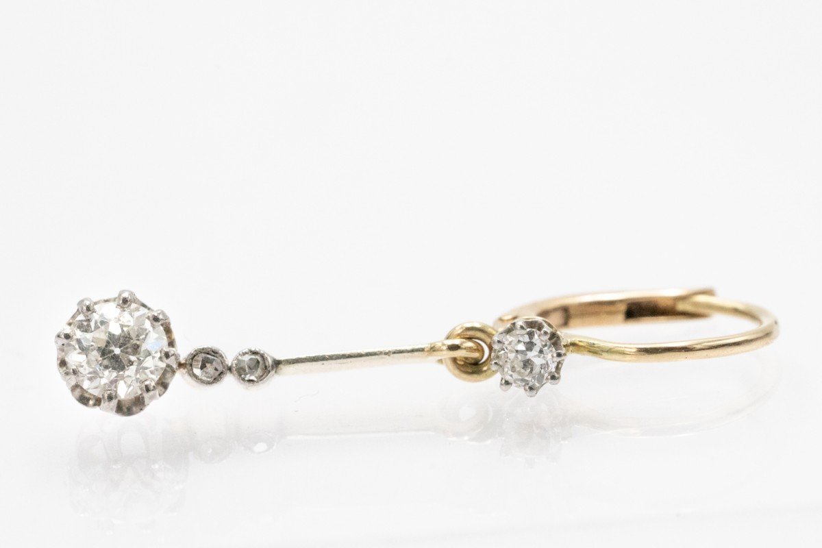 Boucles d'oreilles pendantes en or avec diamants taille ancienne.-photo-2