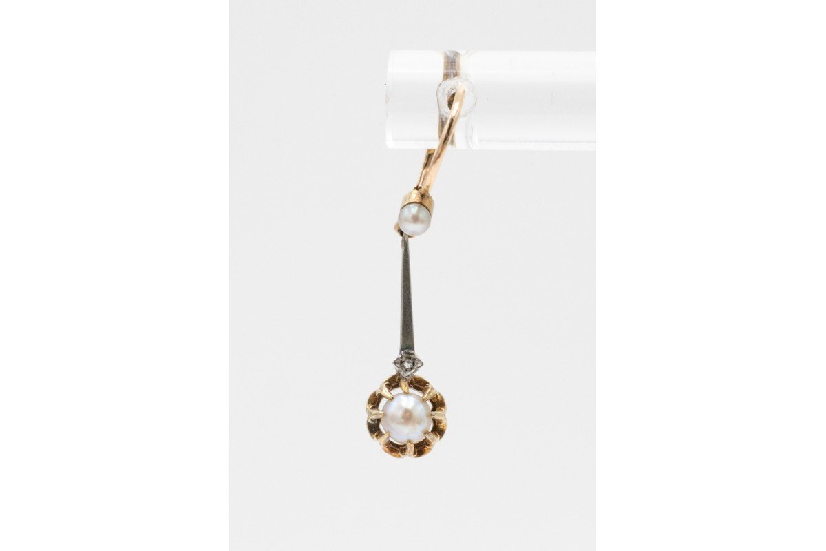 Paire de boucles d'oreilles anciennes en or avec perles et diamants, début XXe siècle.-photo-2