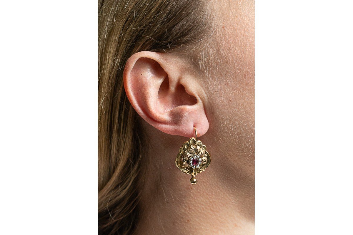 Boucles d'oreilles pendantes en or Biedermeier, Autriche-Hongrie, fin du XIXe siècle.-photo-3