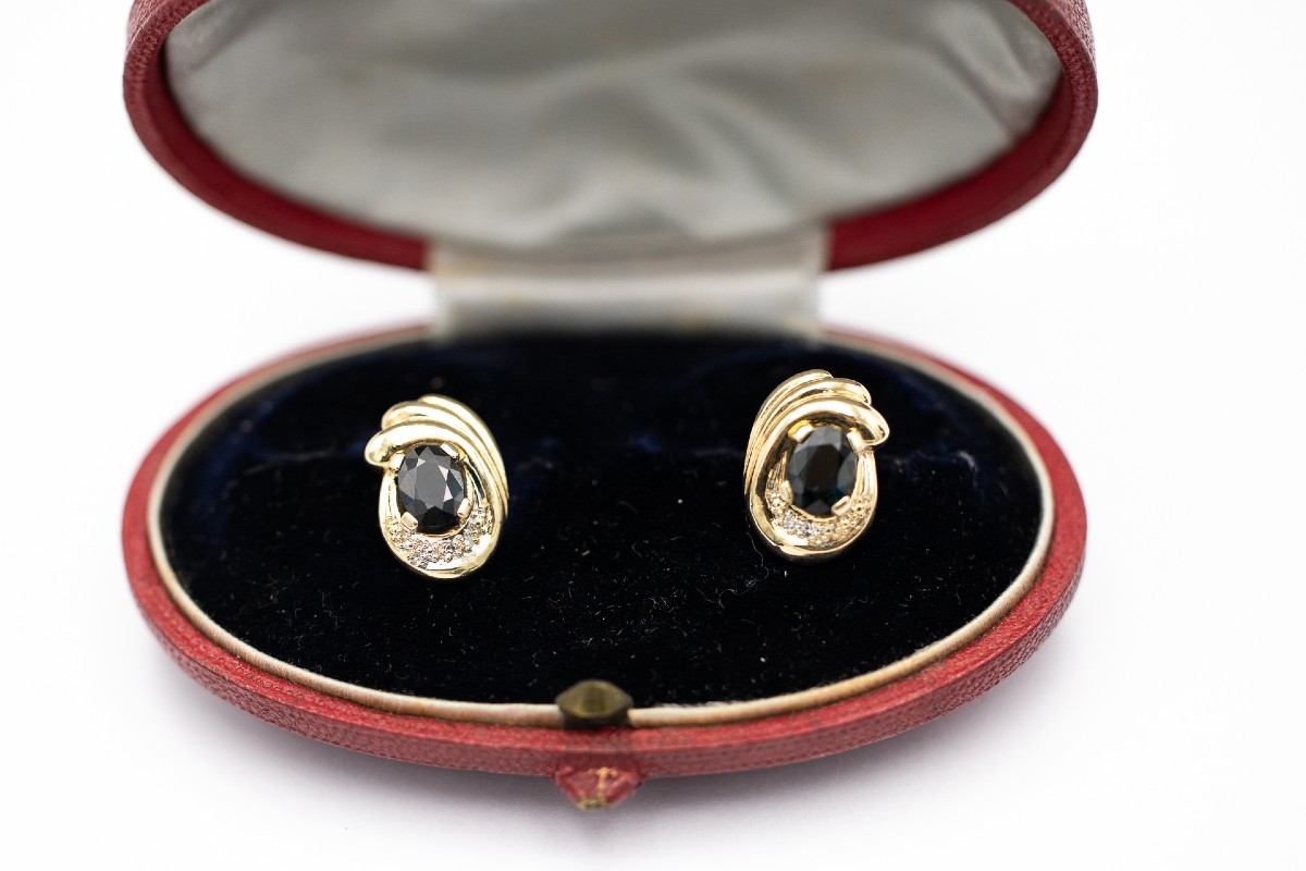 Vintage Gold Earrings Set With Sapphires (2.00 Ct) And Diamonds