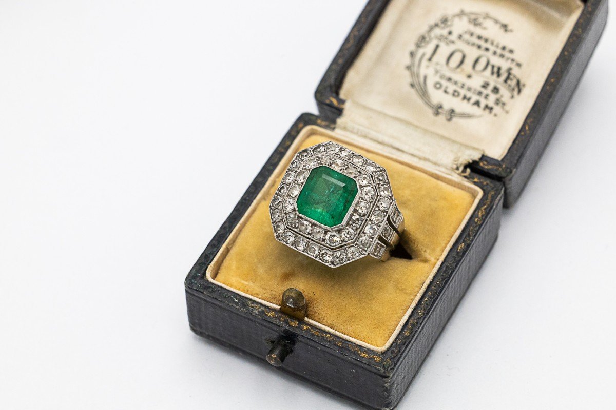 Unique Ring Adorned With An Exceptional Emerald And Diamonds.-photo-2