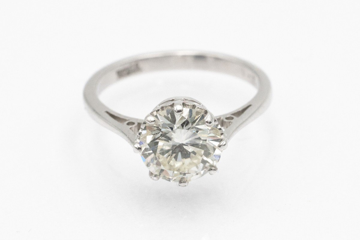 Classic Solitaire Ring In White Gold With A 2.01 Carat Diamond-photo-2