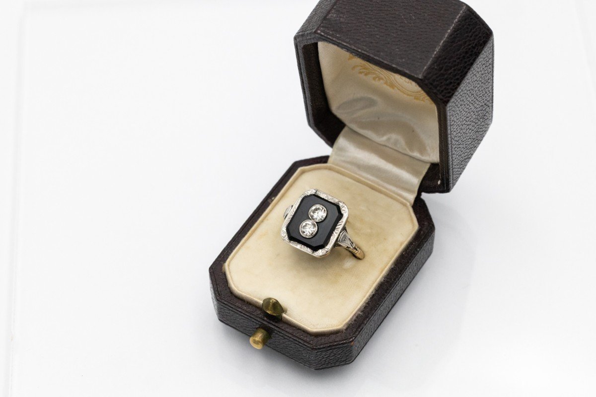 Art Deco Ring With Onyx And Diamonds Of Approximately 0.40 Ct, 1930.-photo-3
