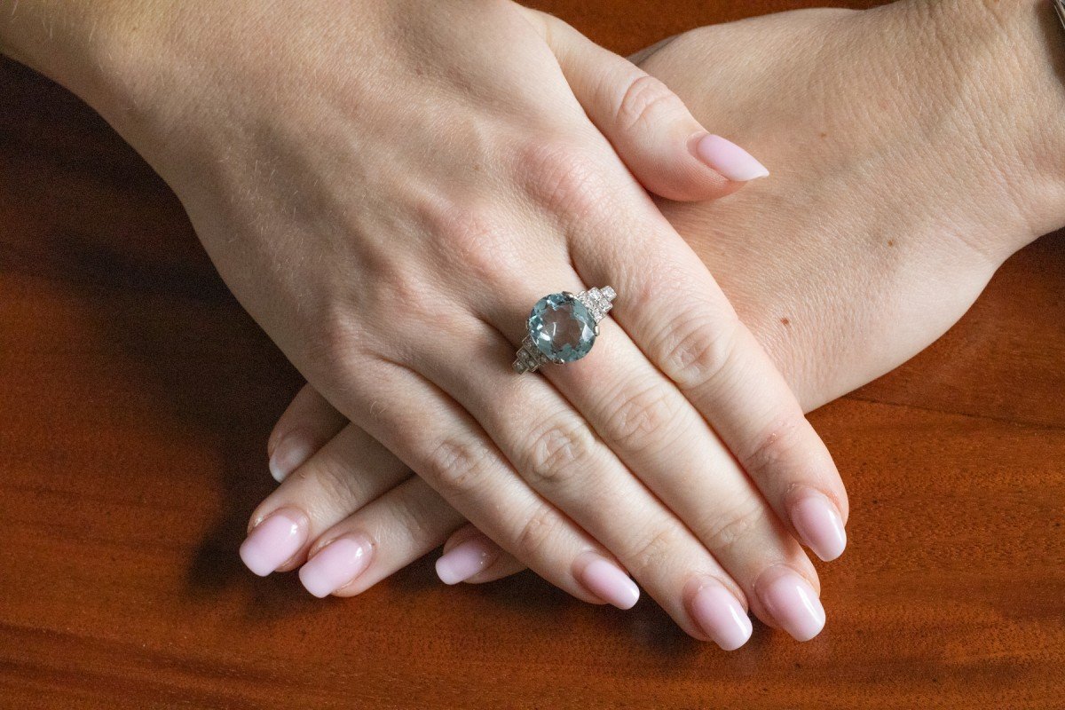 A Unique Ring Adorned With Aquamarine And Diamonds-photo-4
