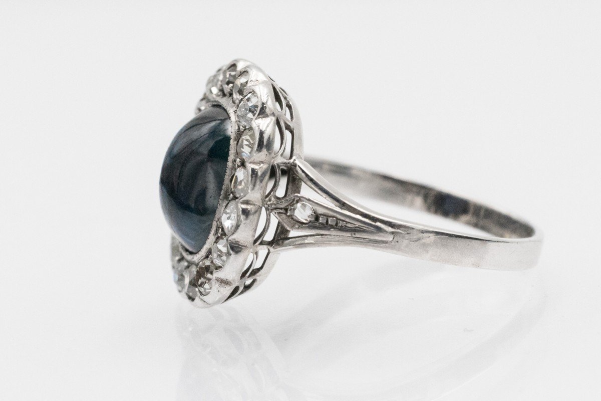 Art Deco Ring With Cabochon Sapphire And Diamonds-photo-2