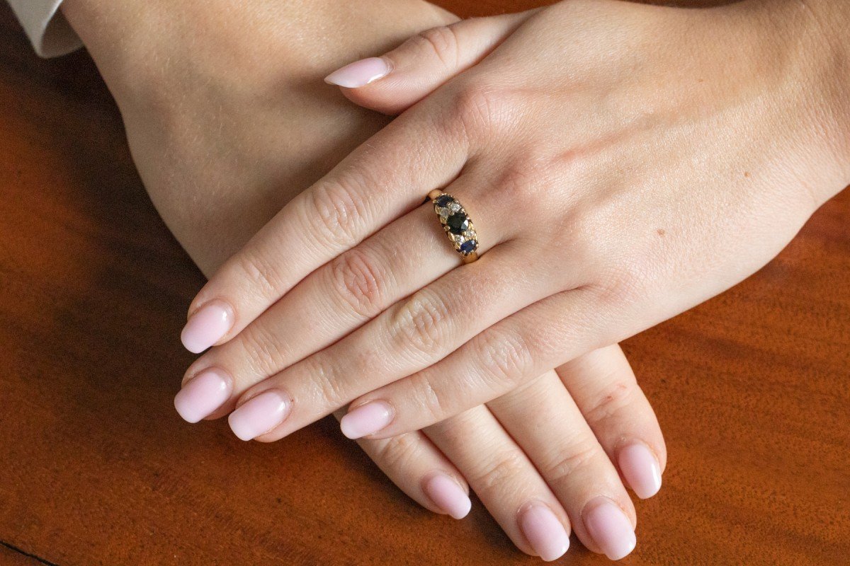 Antique Ring Adorned With Sapphires And Diamonds, First Half Of The 20th Century-photo-1