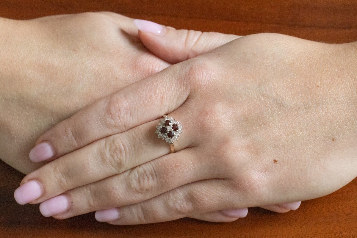 Bague ornée de grenats et de diamants, Grande-Bretagne, Londres, seconde moitié du XXe siècle.-photo-1
