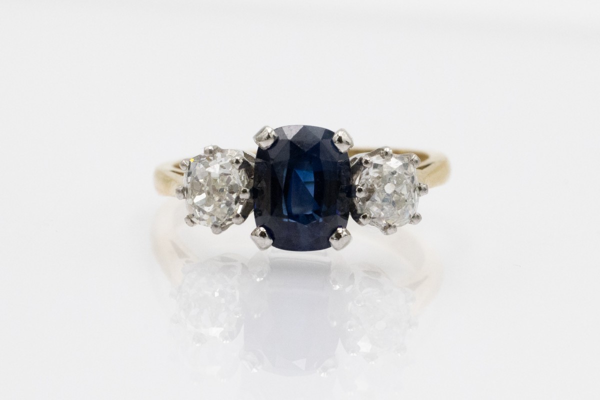Antique Gold And Platinum Ring Set With A Sapphire And Old-cut Diamonds 