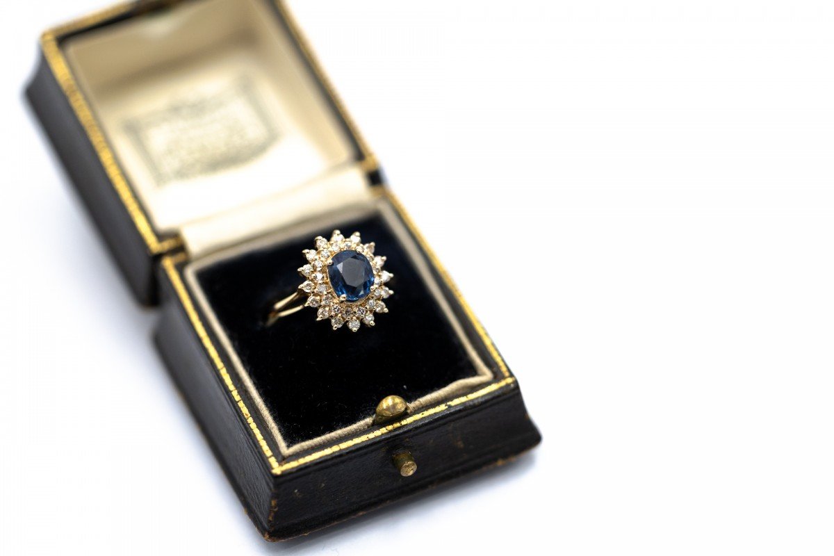 Bague exclusive ornée de saphirs et de diamants - un magnifique classique-photo-4