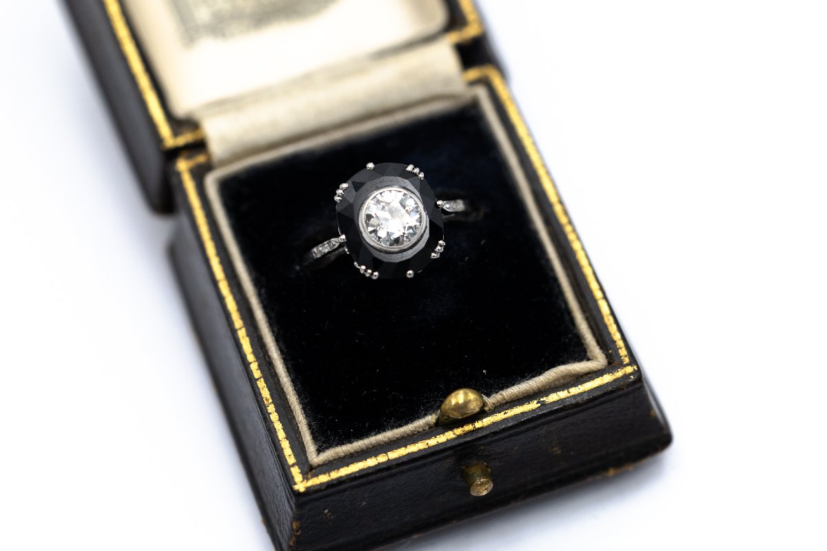 Bague Art Déco unique avec un diamant de 0,75 ct et un saphir synthétique, France, années 1930.-photo-1
