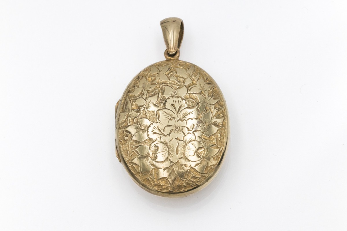Ancien medallion locket gravé, vers 1900.