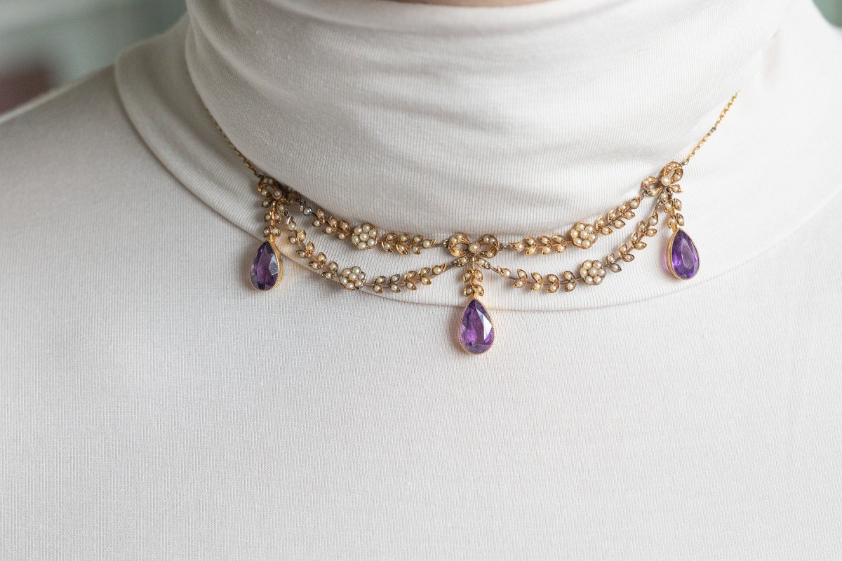 Collier édouardien du début du XXe siècle en or orné d'améthystes et de perles