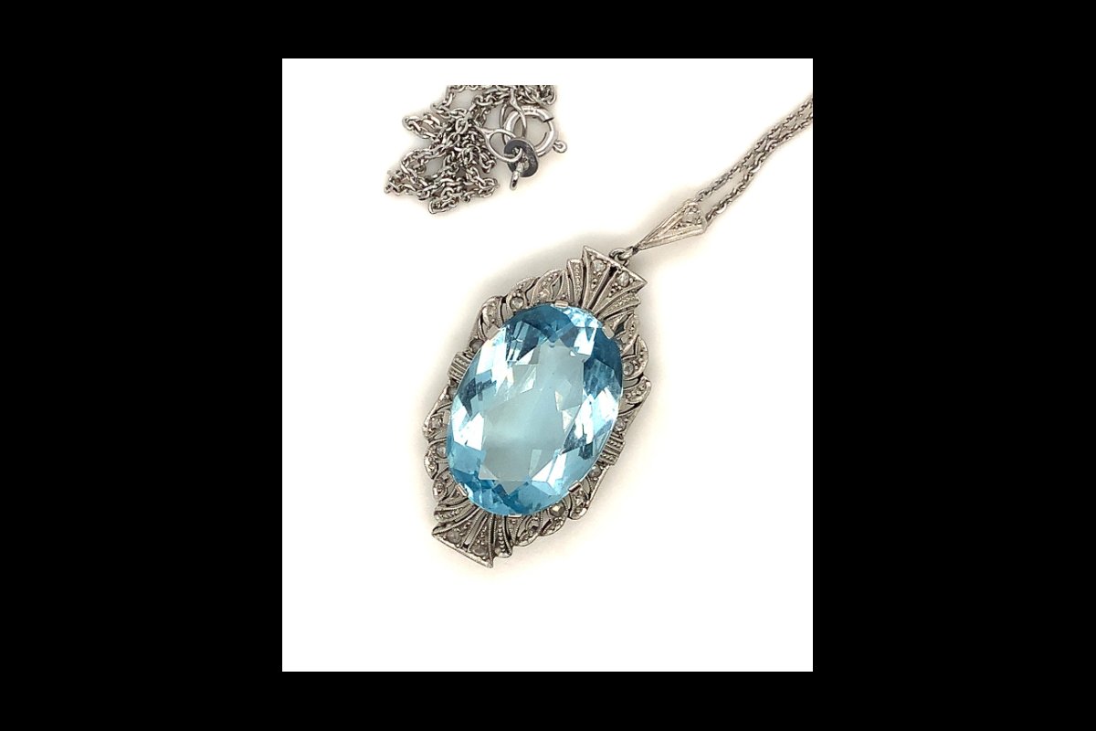 Pendentif Art Déco en platine avec aigue-marine de 15,00 ct et diamants, années 1930.-photo-3