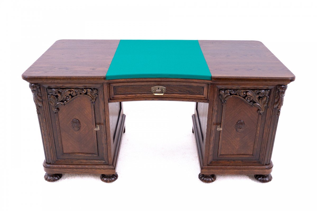 Bureau ancien en chêne, Allemagne, fin du XIXe siècle. Après restauration.