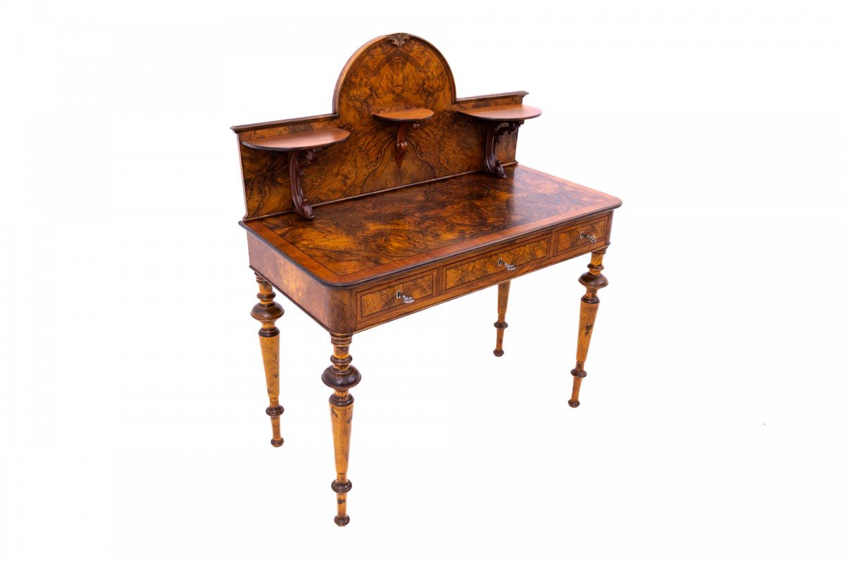 Bureau en noyer, Europe du Nord, vers 1900. Après restauration.-photo-4