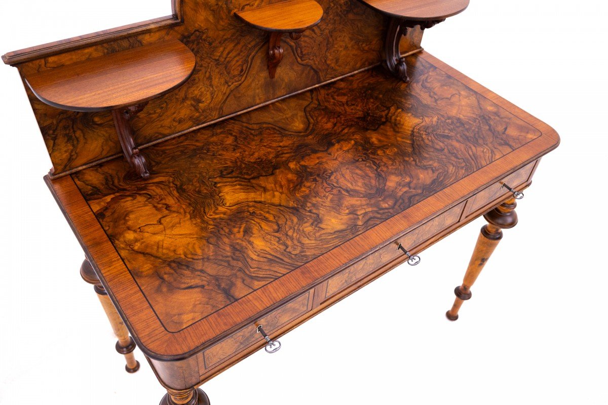 Bureau en noyer, Europe du Nord, vers 1900. Après restauration.-photo-6