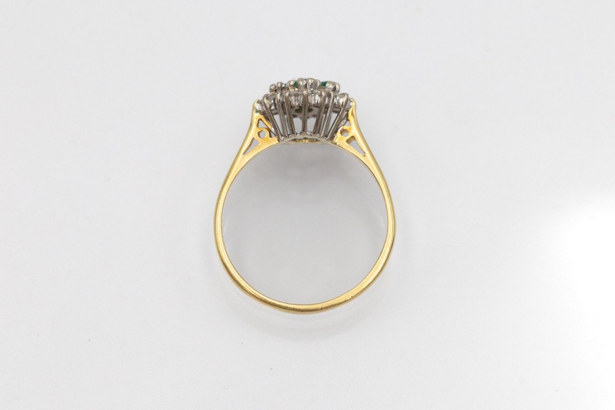Bague vintage en or avec diamants et émeraudes, Londres, Royaume-Uni.-photo-4