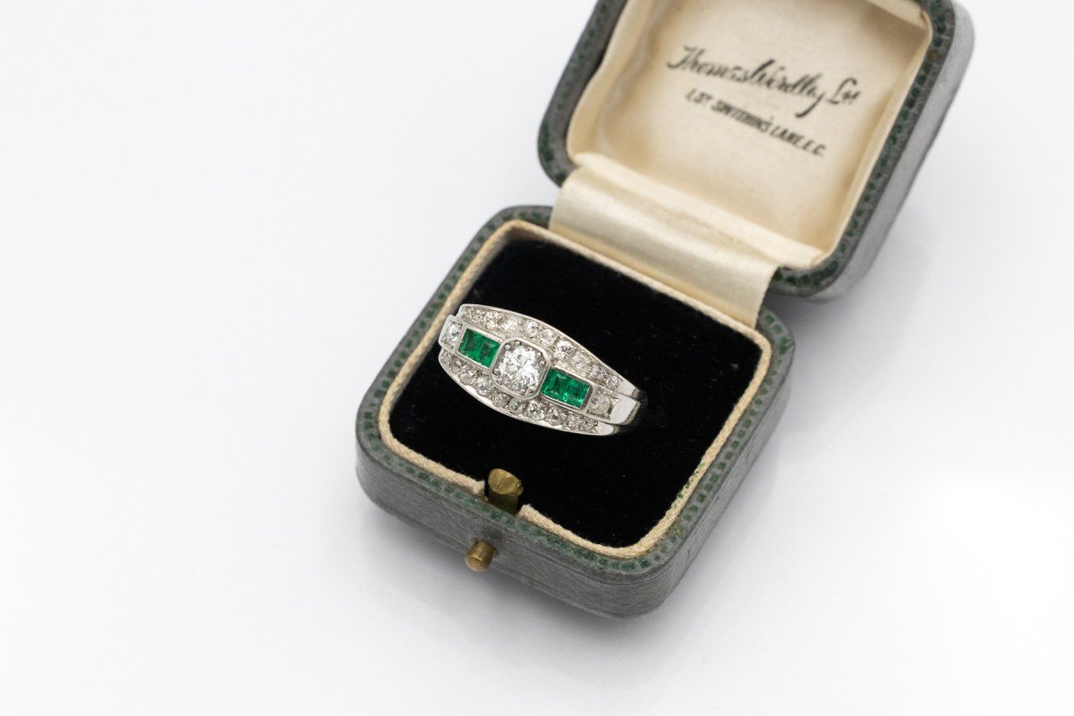 Platinum Signet Ring Set With Diamonds And Emeralds, Mid-20th Century-photo-3