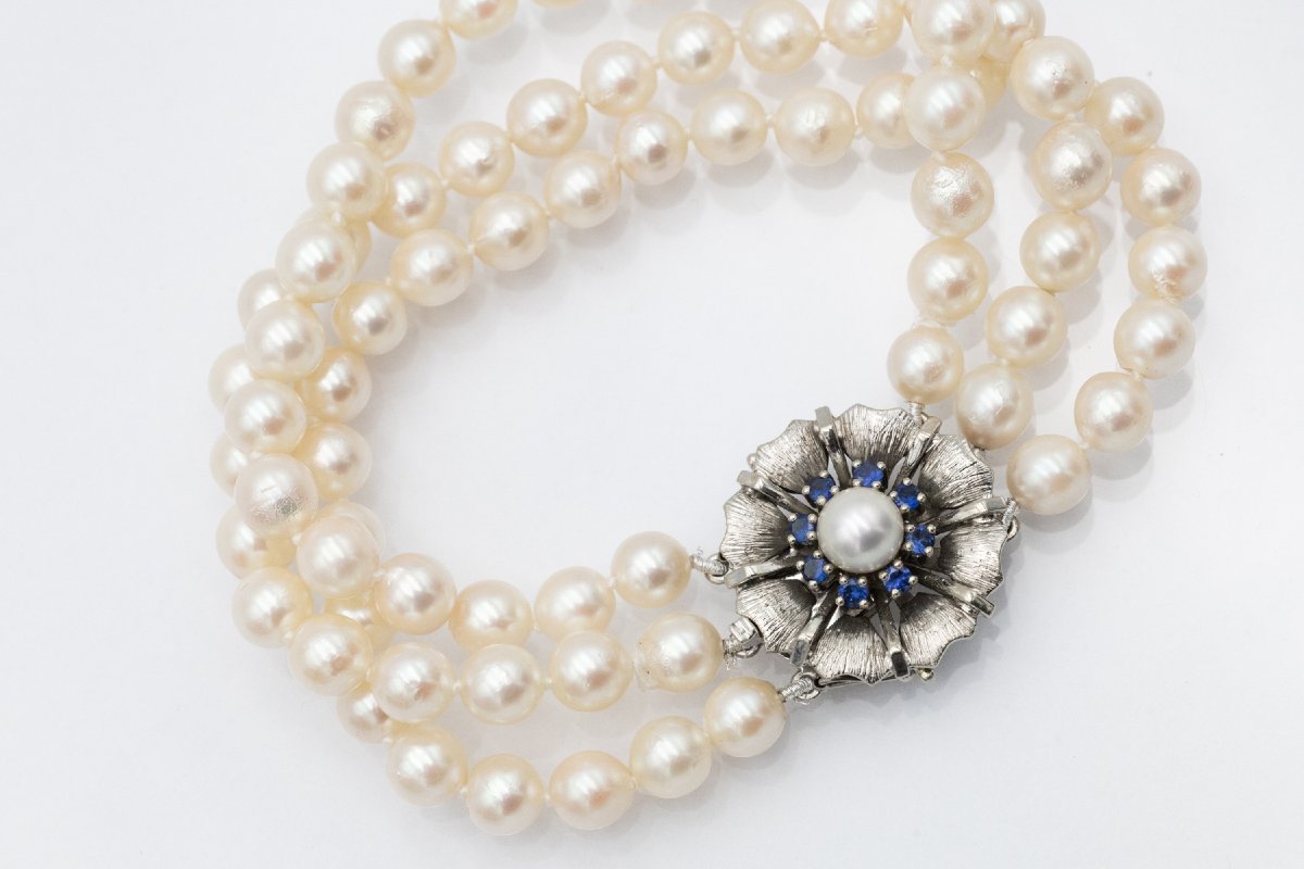 Bracelet de perles avec fermoir en or et saphirs-photo-3
