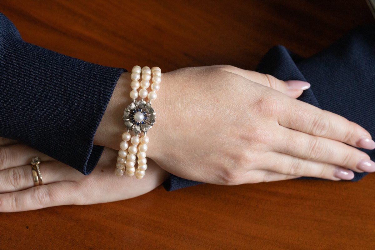 Bracelet de perles avec fermoir en or et saphirs-photo-4
