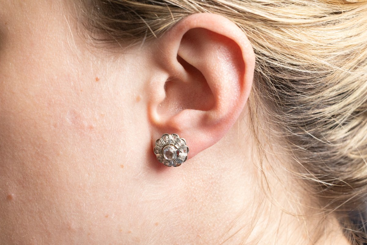 Vintage French Flower-shaped Earrings With Rose-cut Diamonds-photo-1