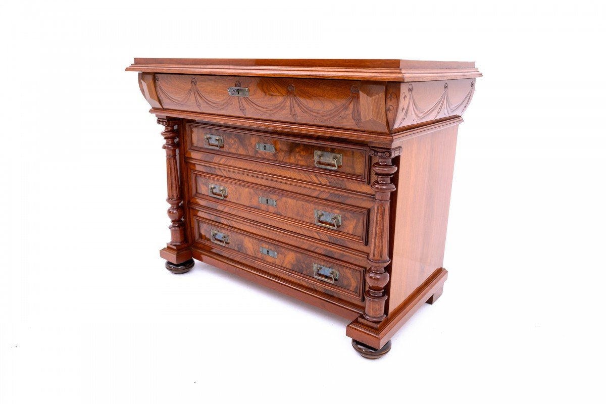 Commode ancienne en noyer, Europe du Nord, vers 1900. RESTAURÉE.-photo-4