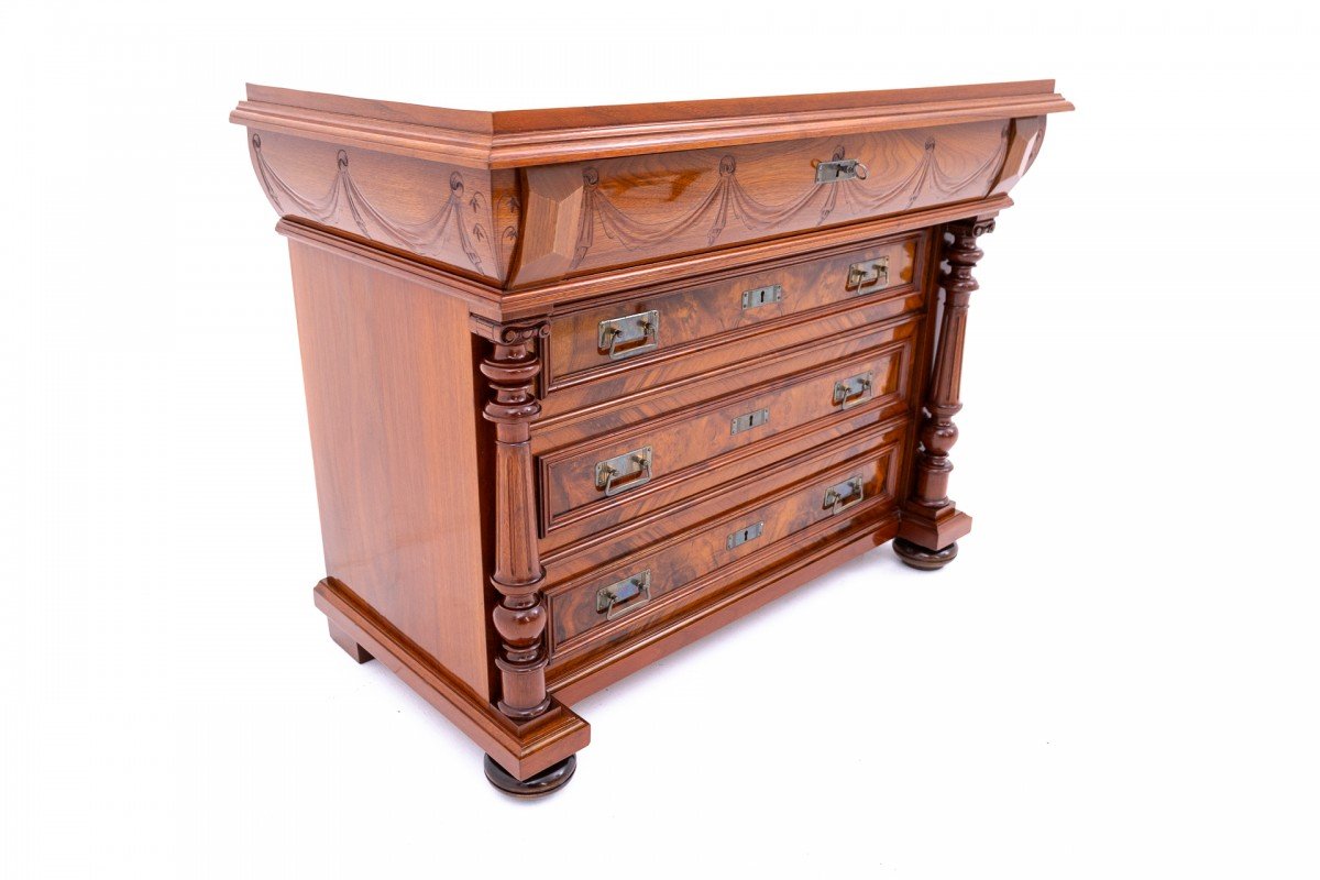 Commode ancienne en noyer, Europe du Nord, vers 1900. RESTAURÉE.-photo-3