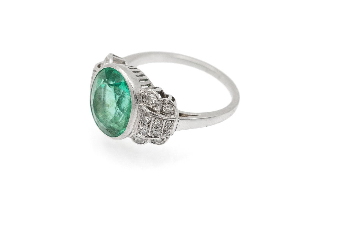 Bague en platine ornée d’une émeraude colombienne impressionnante et de diamants-photo-3