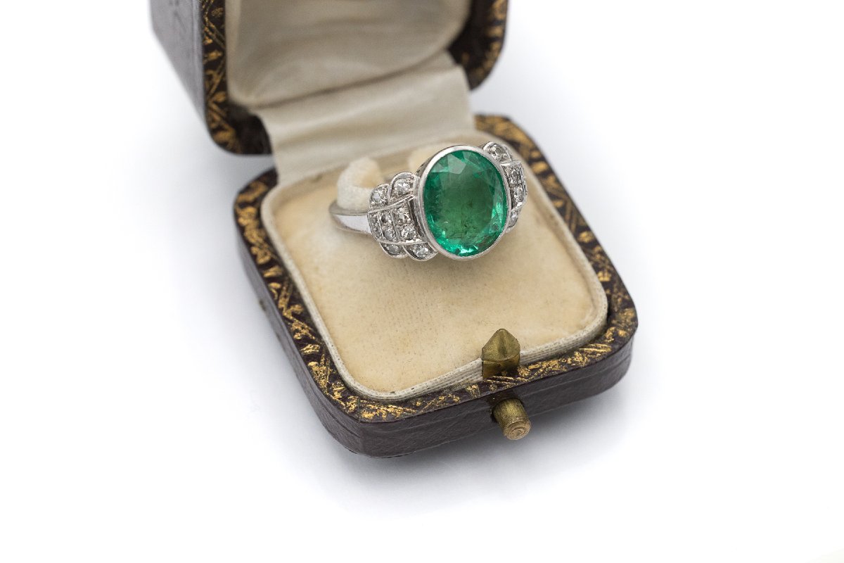 Bague en platine ornée d’une émeraude colombienne impressionnante et de diamants-photo-4